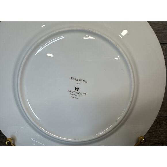 Wedgwood Vera Wang 9” White Bee Gold Trim Accent Salad Plate-Set Of 3 - Picture 9 of 9